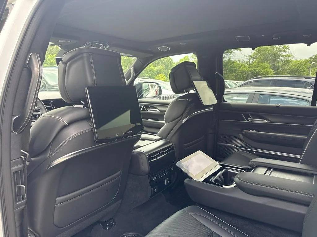 Used 2025 White Jeep Series II image 6