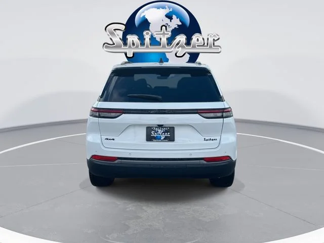 New 2026 Bright White Clear-Coat Exterior Paint Jeep Limited image 8