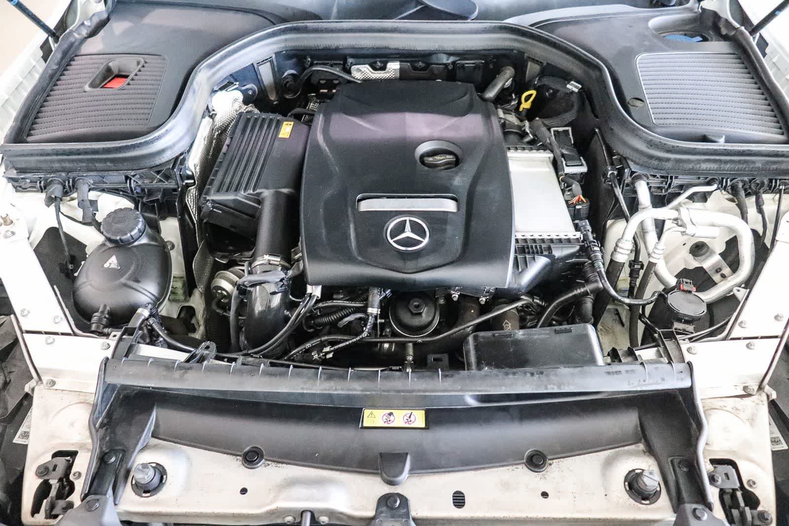 Used 2019 Polar White Mercedes-Benz GLC 300 image 28