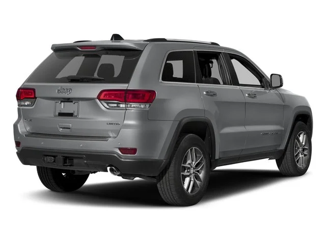 Used 2017 Diamond Black Crystal Pearlcoat Jeep Limited image 3
