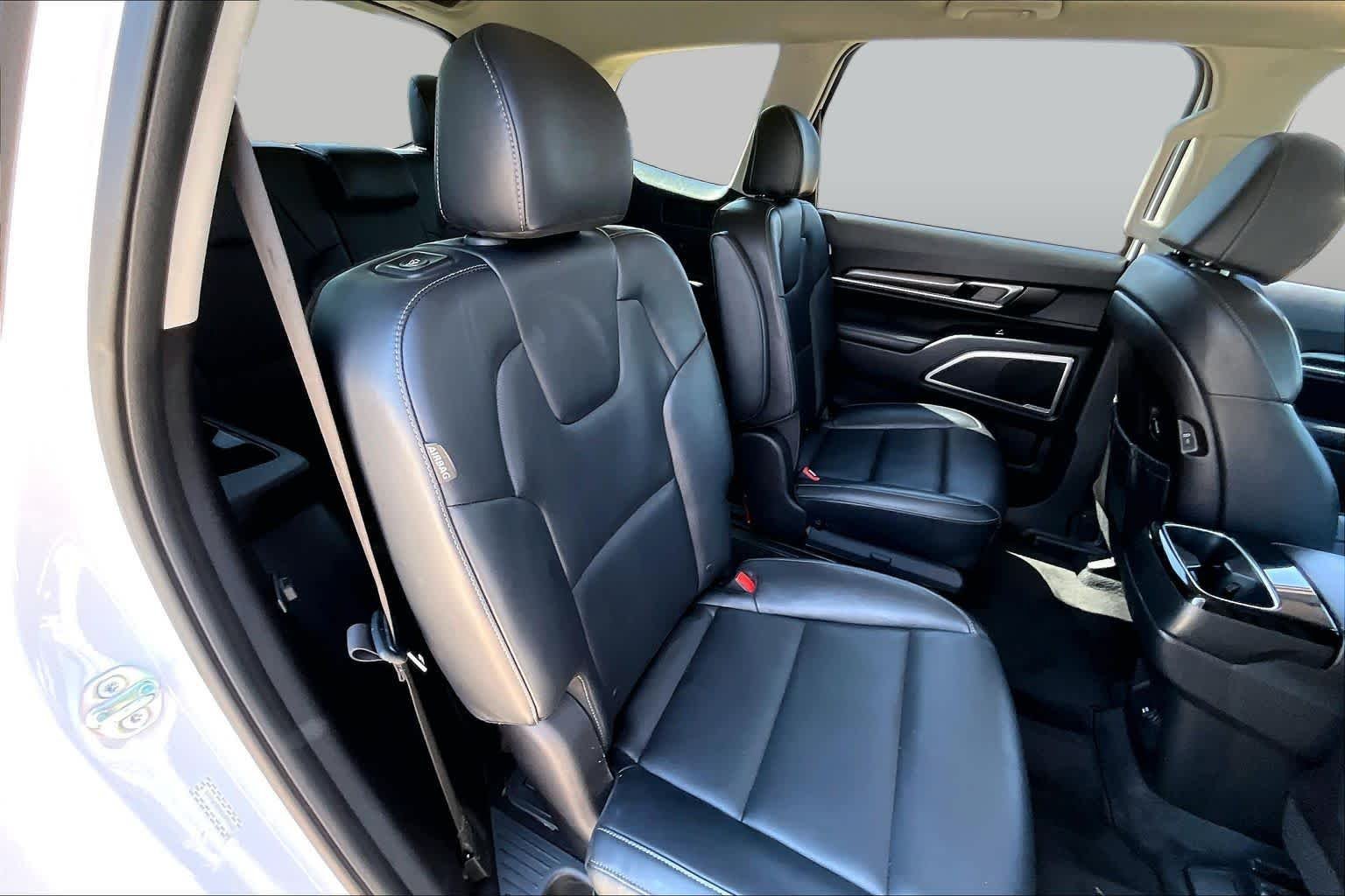 Used 2025 Glacial White Pearl Kia S image 16