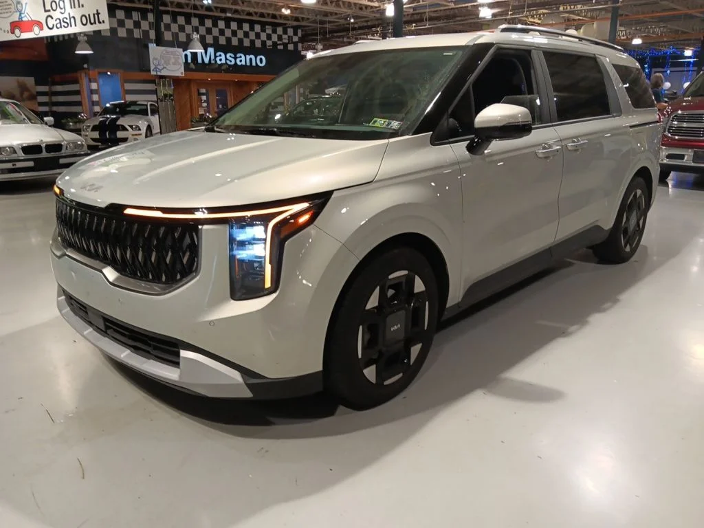 2025 Kia Sedona EX's photo