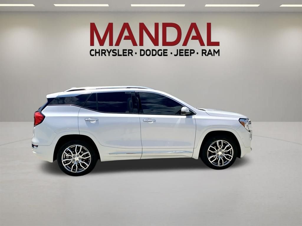 Used 2022 White GMC Denali image 4