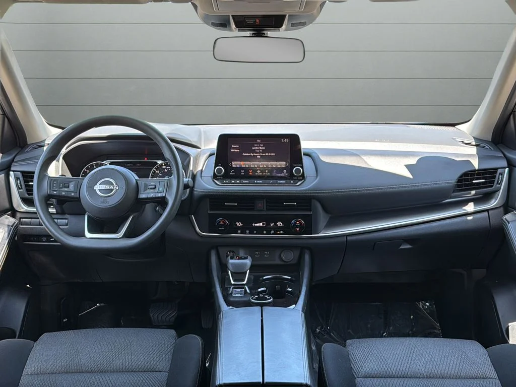 Used 2024 Gray Nissan SV image 12