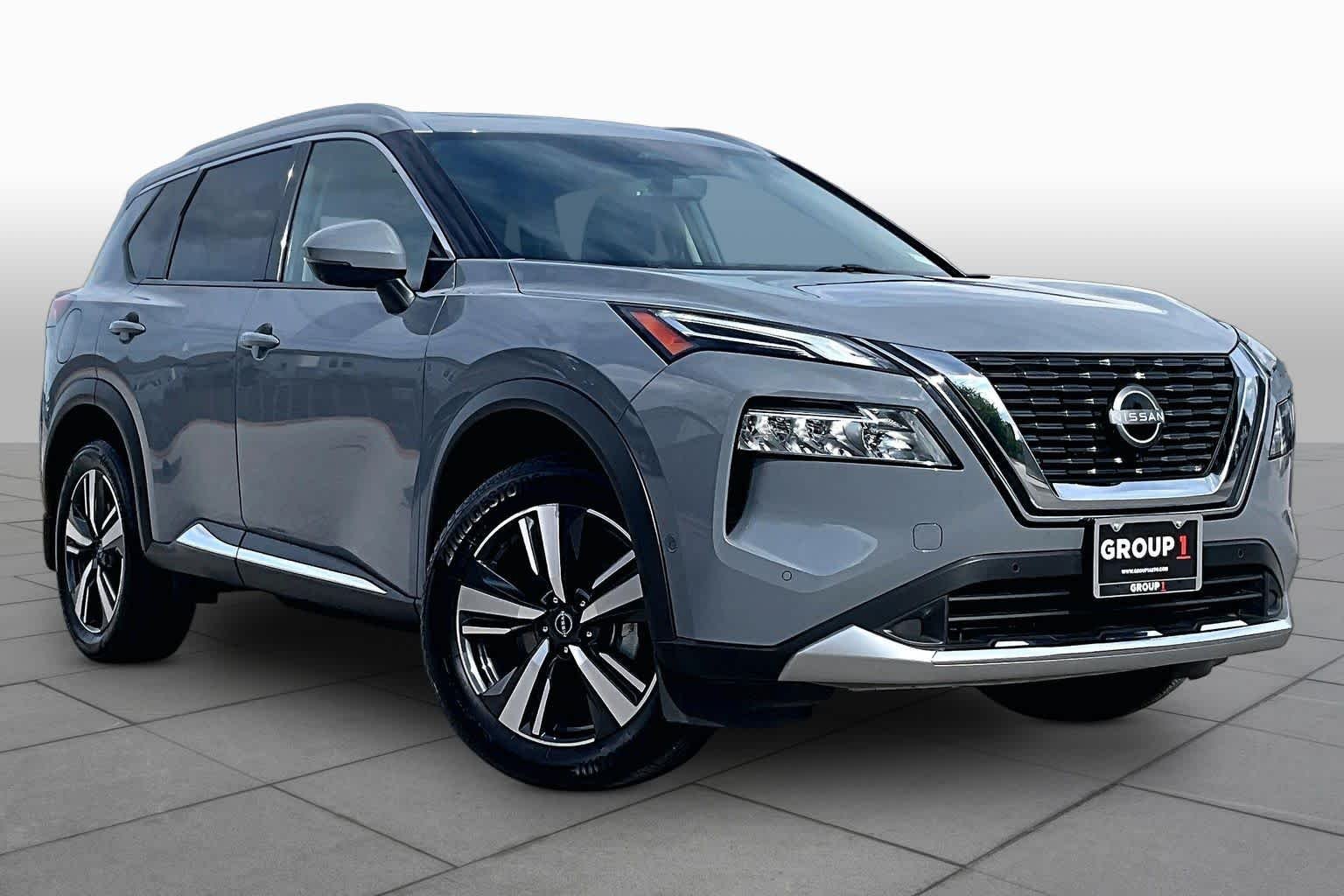 Used 2023 Boulder Gray Pearl Nissan Platinum image 3