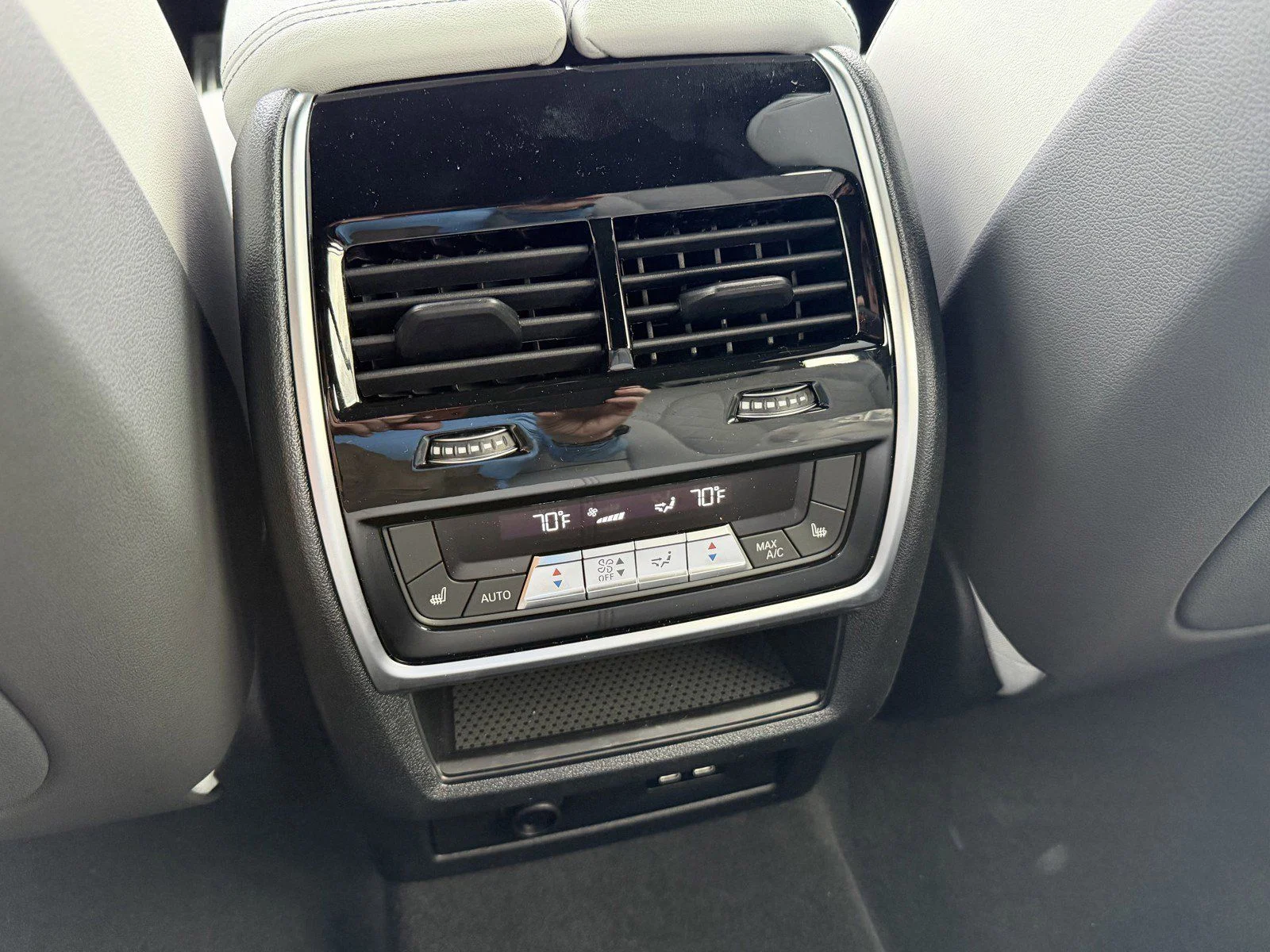 New 2026 Black Sapphire Metallic BMW xDrive40i image 19