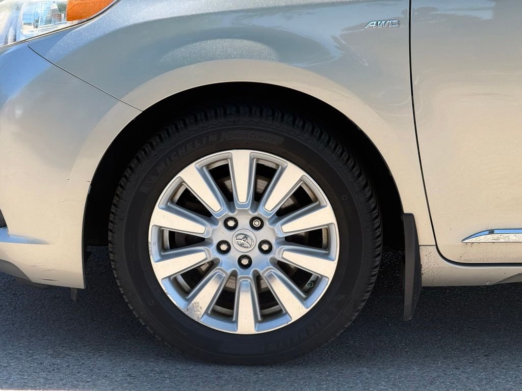 Used 2017 Gray Toyota LE image 10