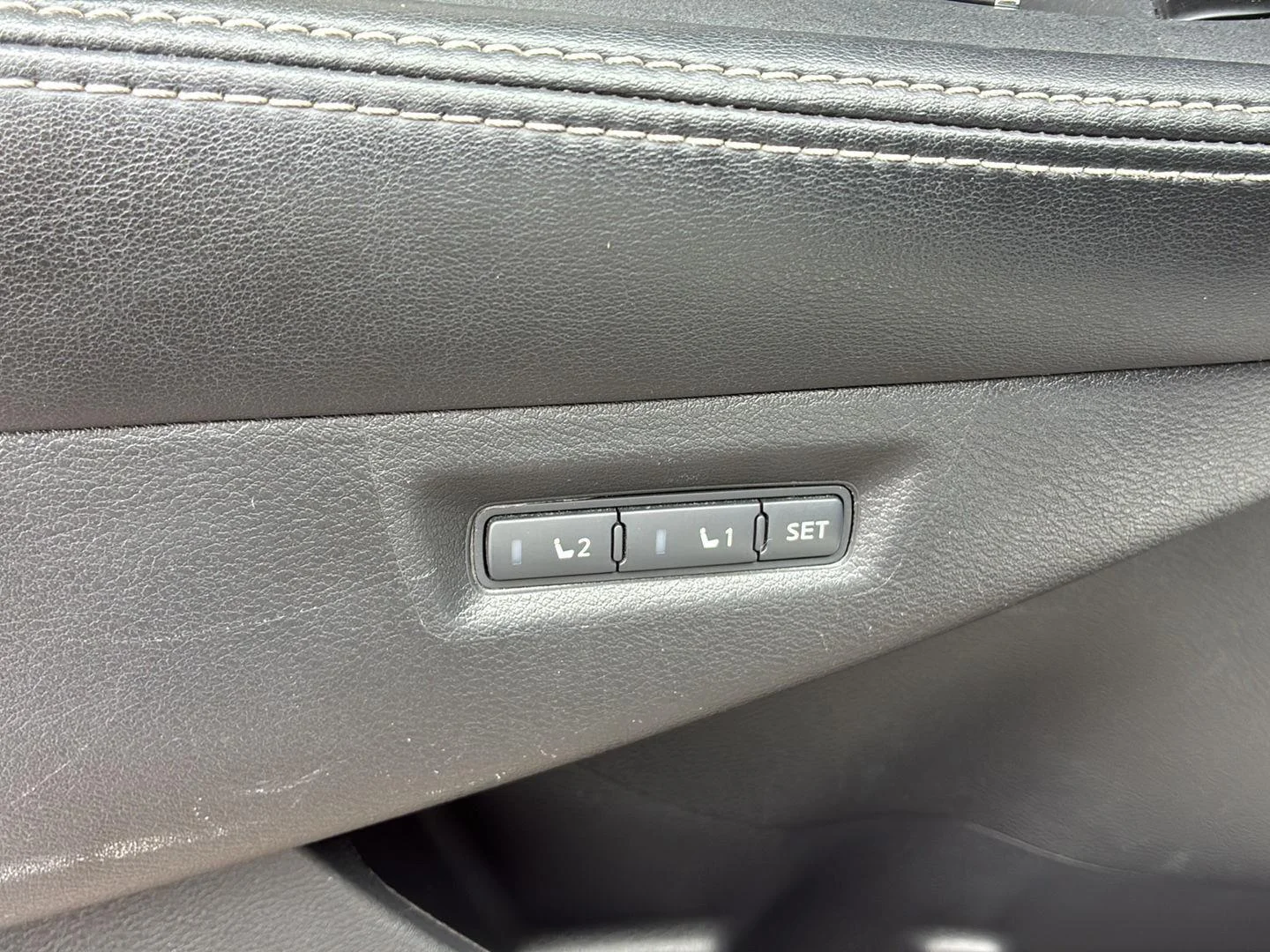 Used 2017 Pearl White Nissan SL image 26