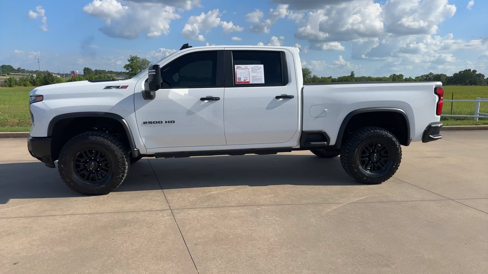 Used 2025 Summit White Chevrolet ZR2 image 5