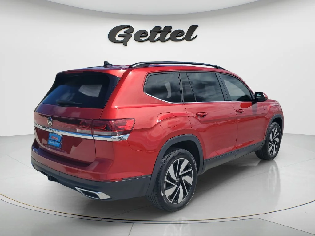 Used 2024 Red Volkswagen 2.0T SE w/Technology image 5
