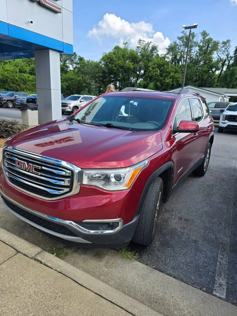 Used 2019 RED QUARTZ TINTCOAT GMC SLE image 1