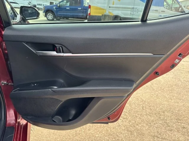 Used 2018 Red Toyota LE image 35