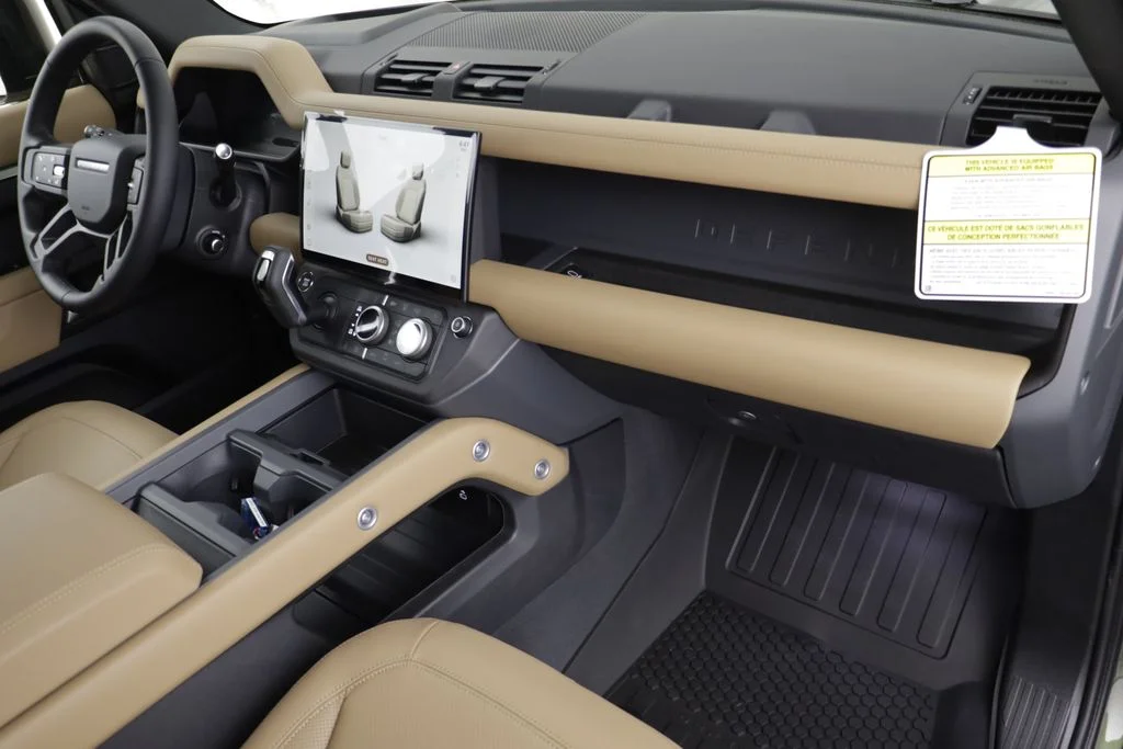 New 2026 Green Land Rover X-Dynamic SE image 21