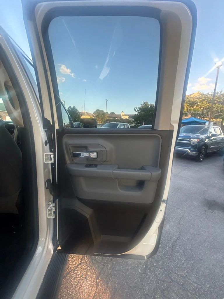 Used 2016 White Ram SLT image 22