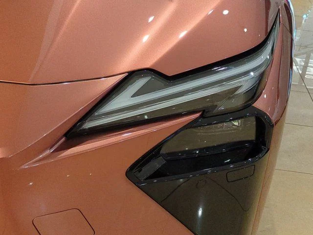 New 2026 Copper Crest Lexus ES 350e PREMIUM image 9