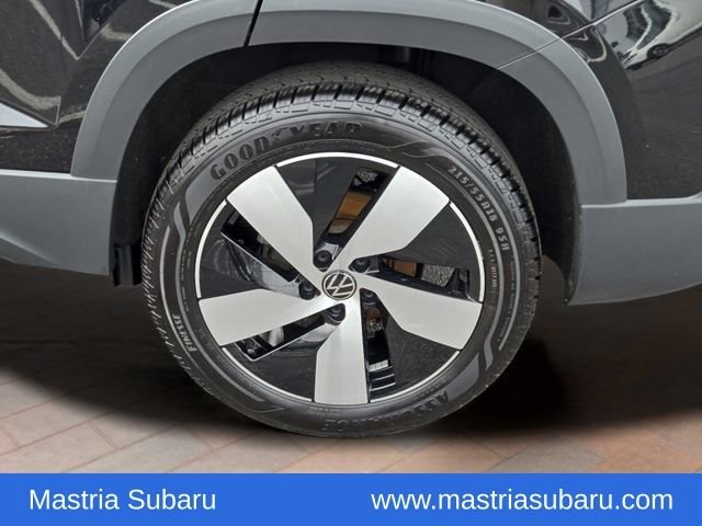 Used 2025 Pure White Volkswagen 1.5T S image 24