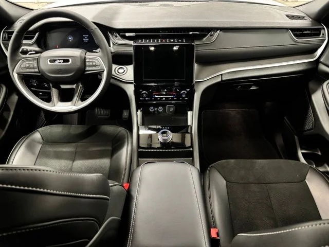 Used 2025 White Jeep Altitude X image 12