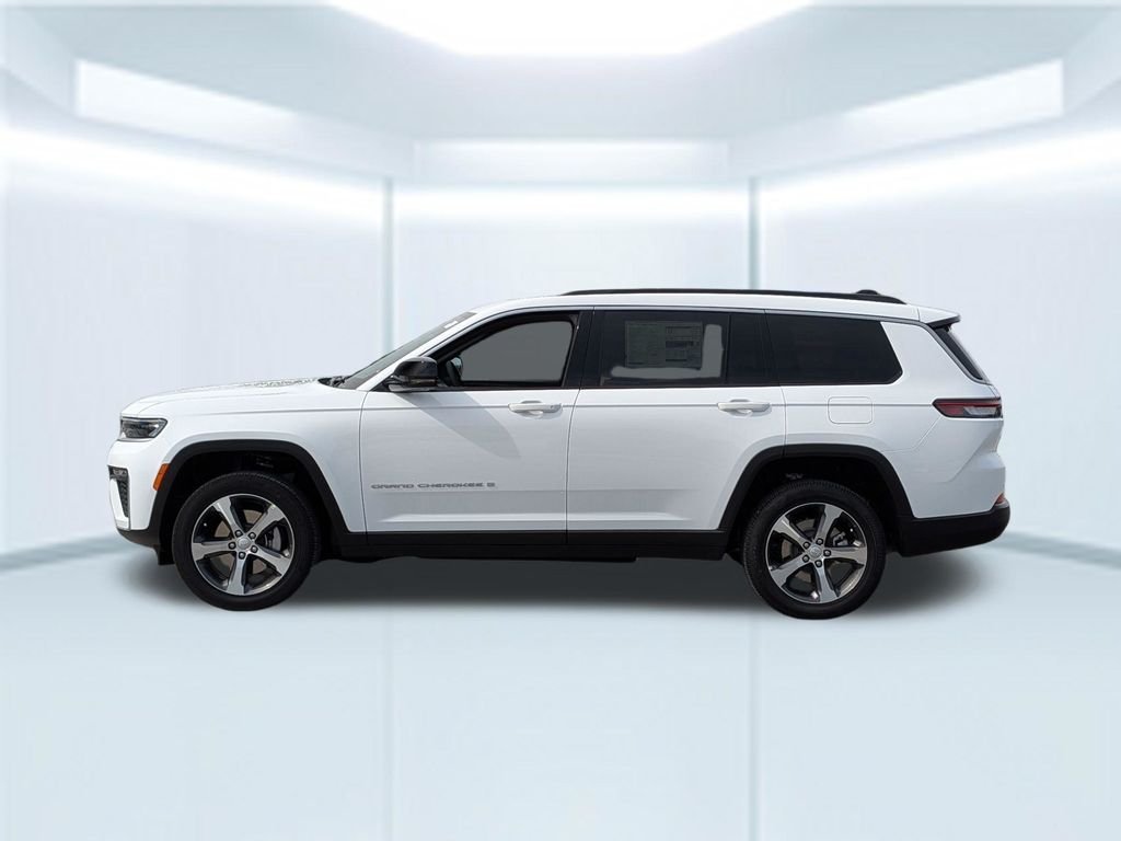 New 2026 Bright White Clear-Coat Exterior Paint Jeep Limited image 2