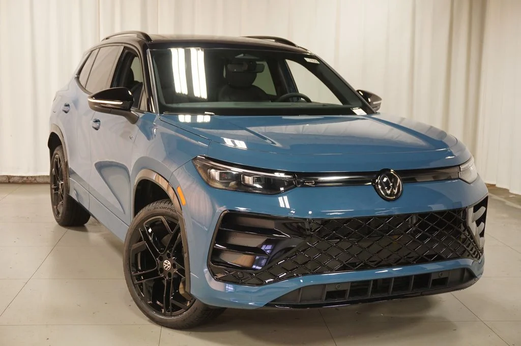 New 2026 Monterey Blue with Deep Black Roof Volkswagen 2.0T SE R-Line Black image 4