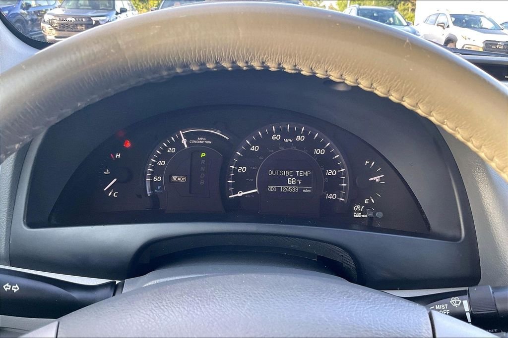 Used 2007 White Toyota Base image 19