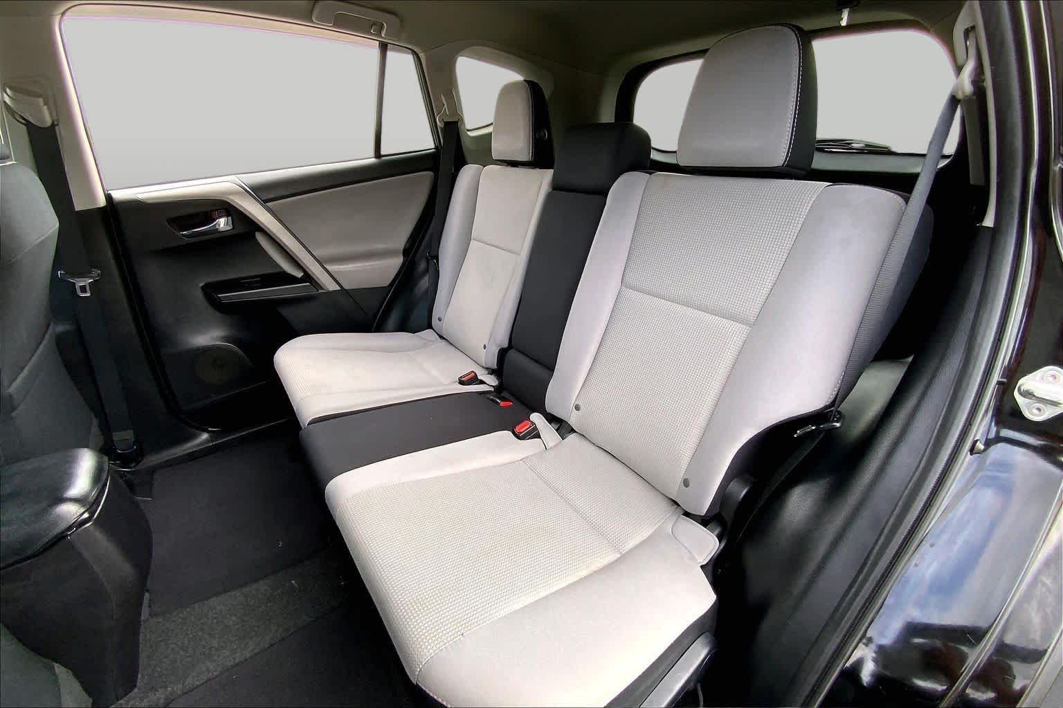 Used 2017 Black Toyota XLE image 20