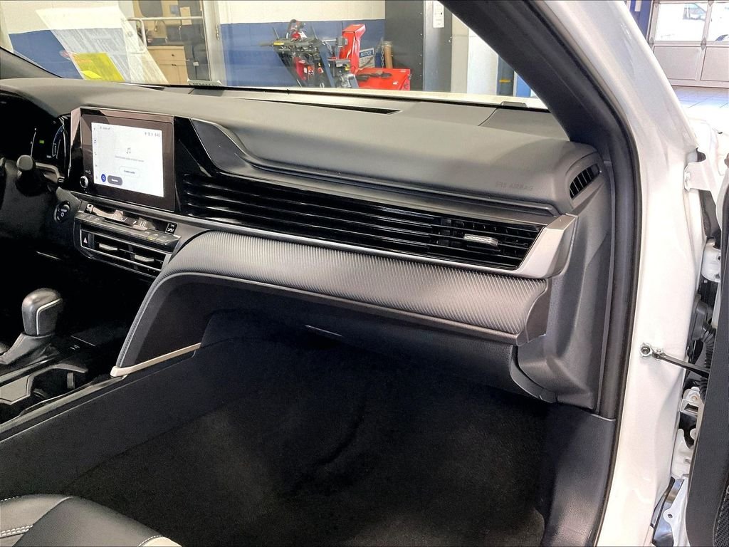 Used 2025 White Toyota SE image 13