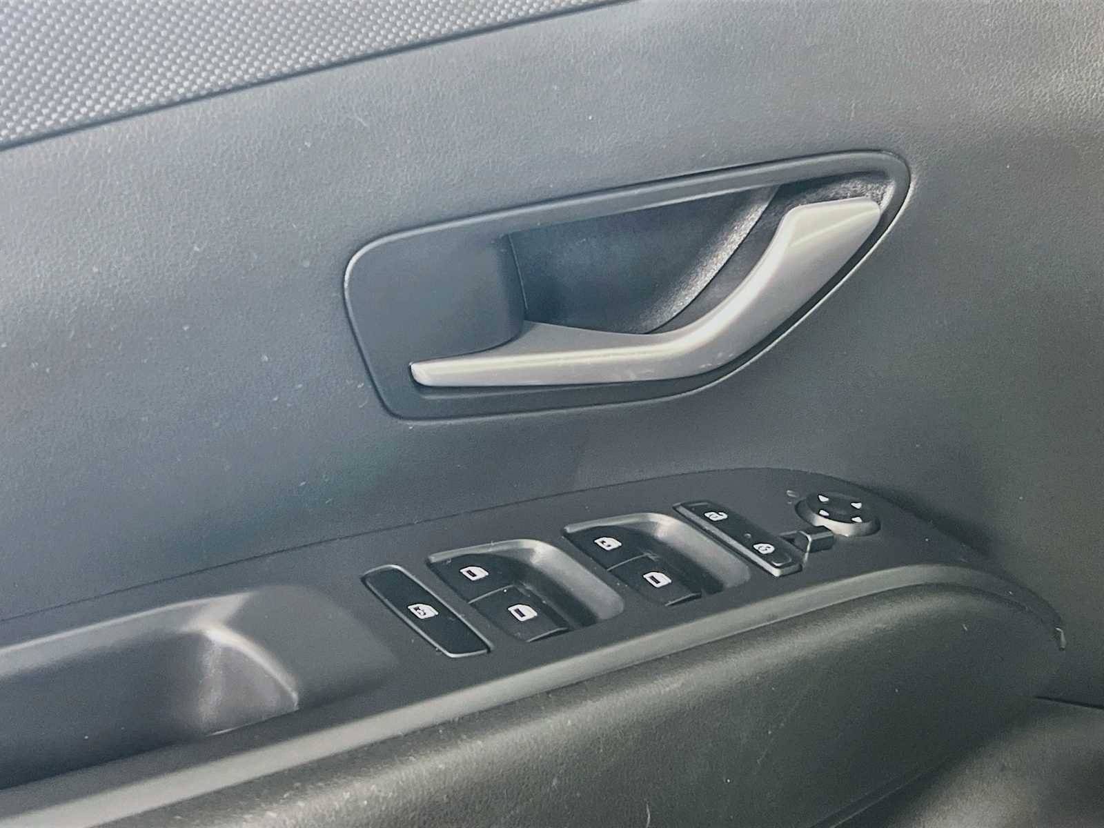 Used 2024 Black Pearl Hyundai SE image 17
