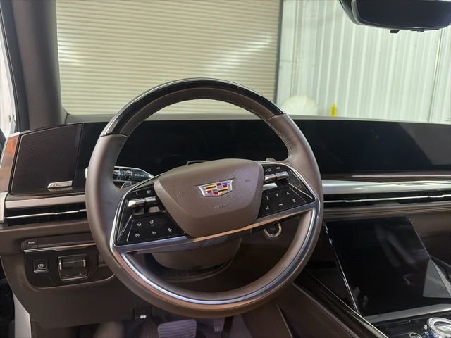 Used 2026 Vibrant White Tricoat Cadillac Luxury image 17