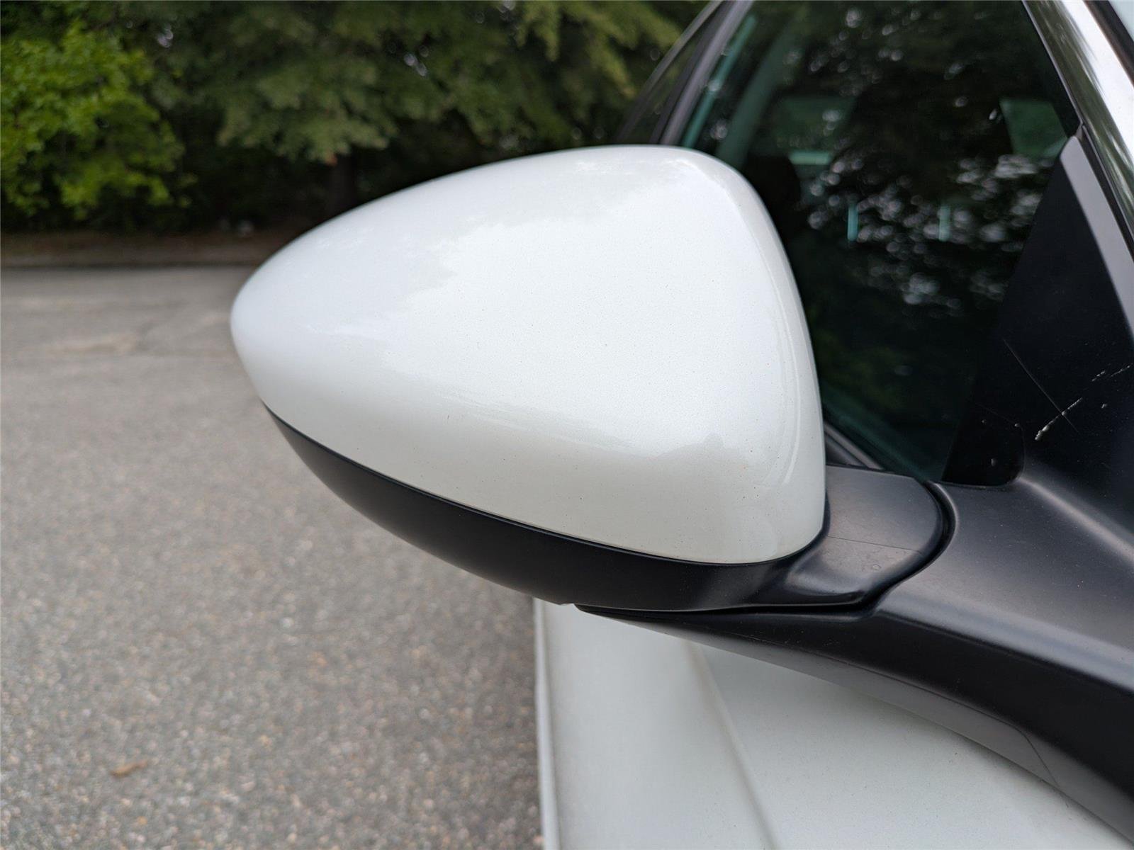 Used 2023 Platinum White Pearl Honda LX image 12