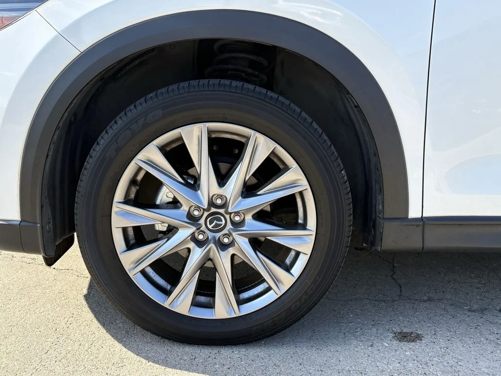 Used 2021 Snowflake White Pearl Mica Mazda Grand Touring image 9