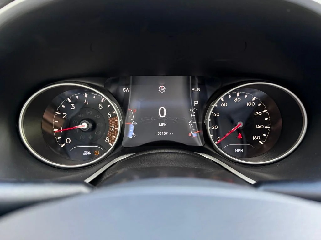 Used 2019 White Jeep Latitude image 13