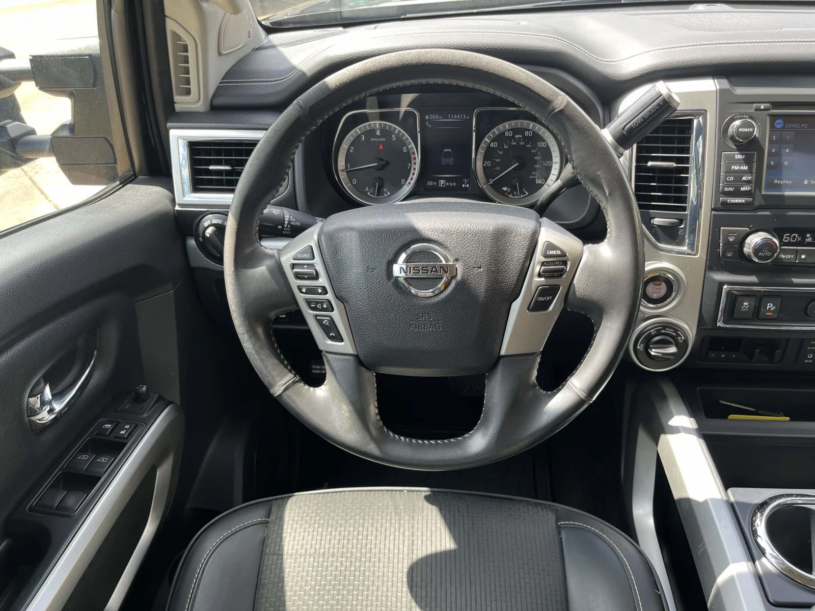 Used 2018 Magnetic Black Nissan 4x4 Crew Cab PRO-4X image 16