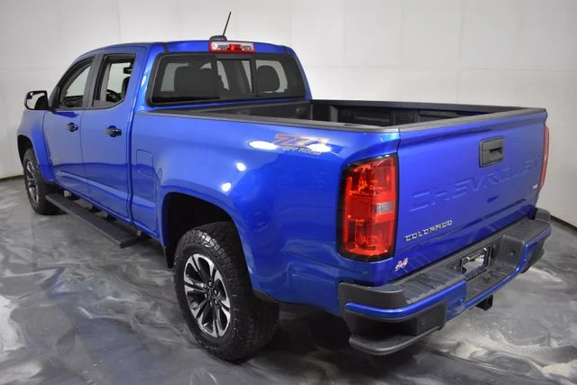 Used 2022 Blue Chevrolet Z71 image 7