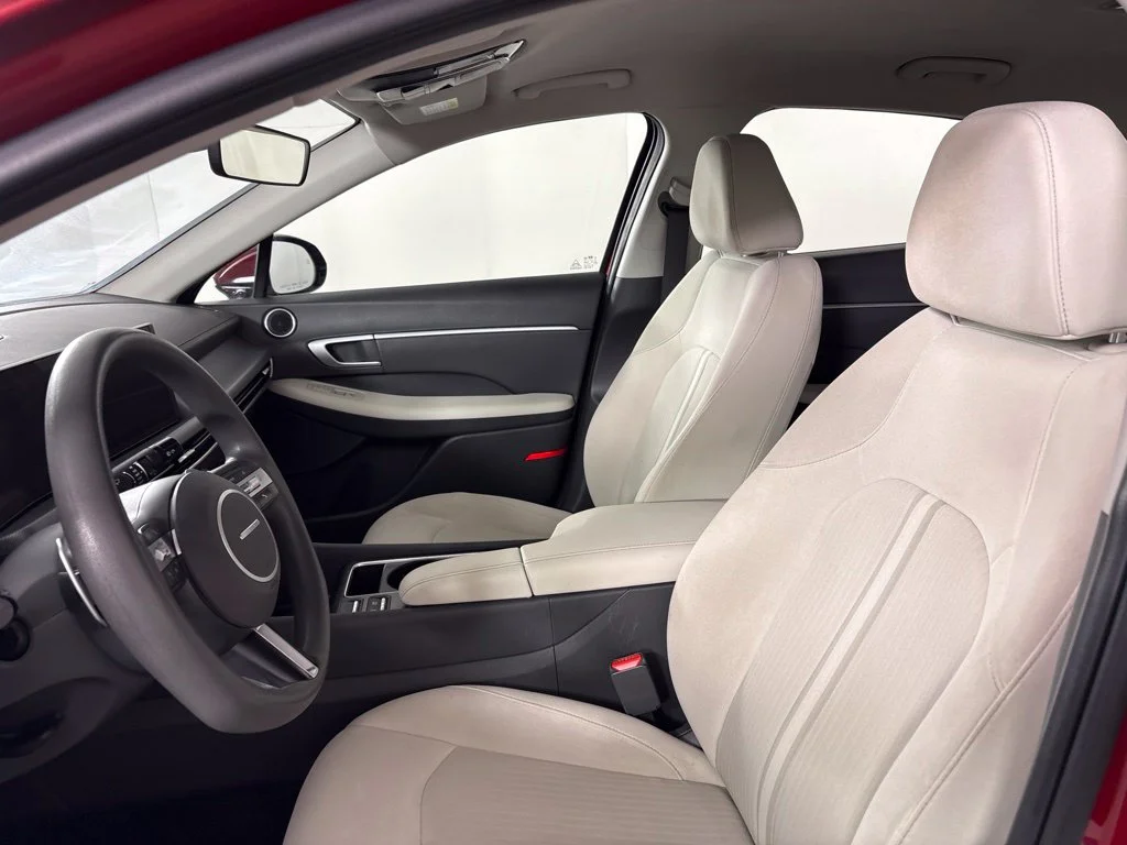 Used 2025 Red Hyundai SEL image 26