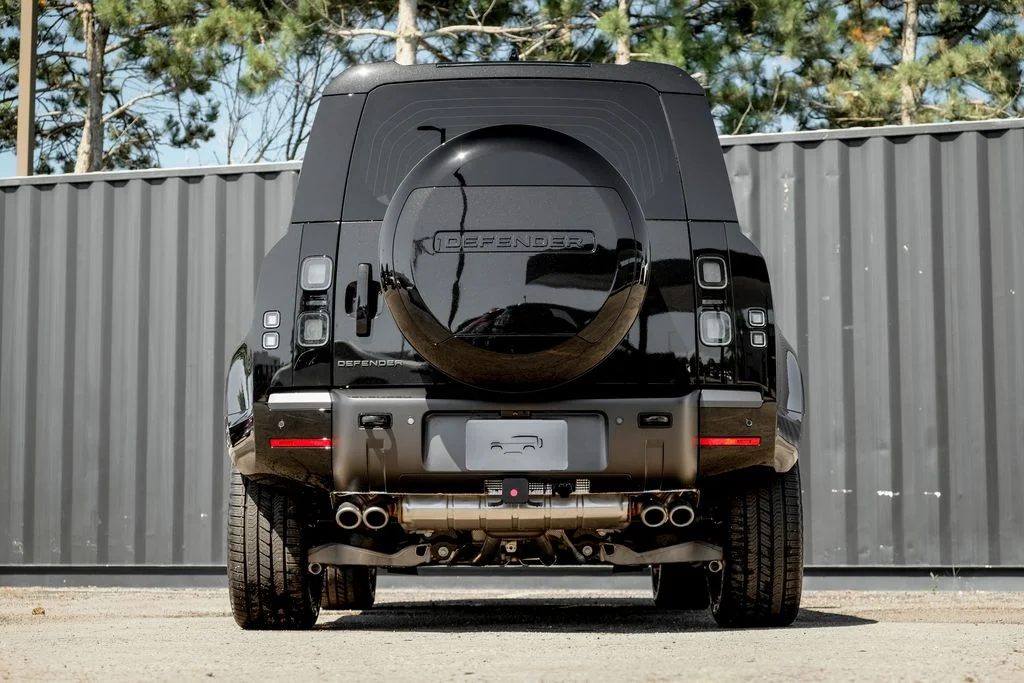 New 2026 Santorini Black Land Rover X-Dynamic SE image 7