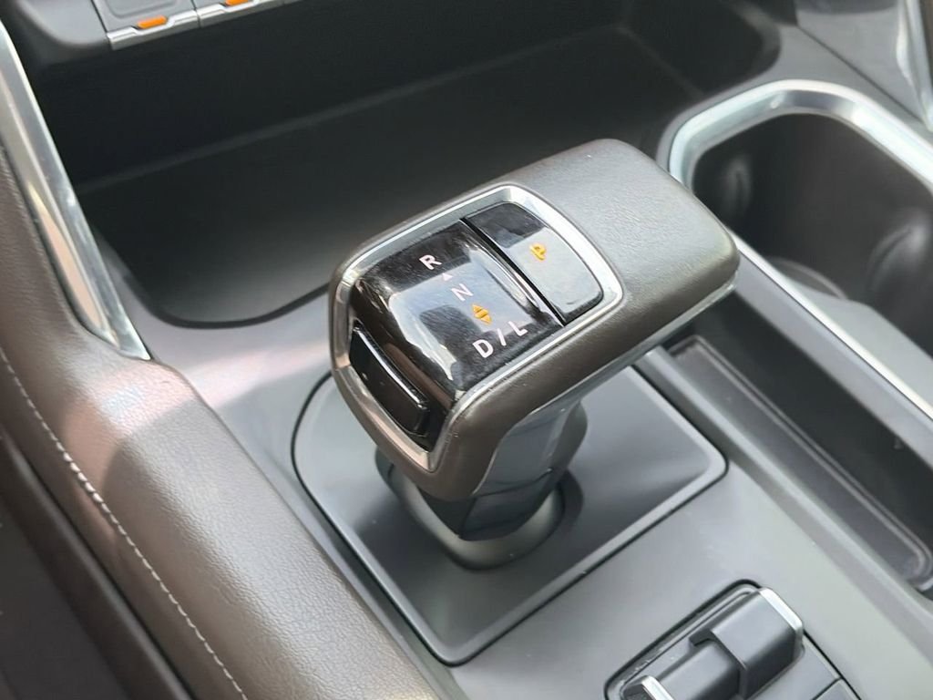 Used 2022 Silver GMC Denali image 24