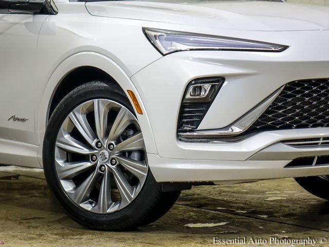Certified Used 2025 White Frost Tricoat Buick Avenir image 3