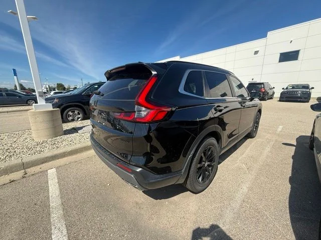 Used 2024  Honda Sport image 2