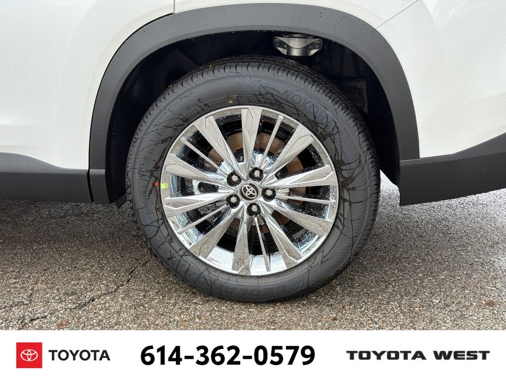 New 2026 Wind Chill Pearl Toyota Platinum image 9
