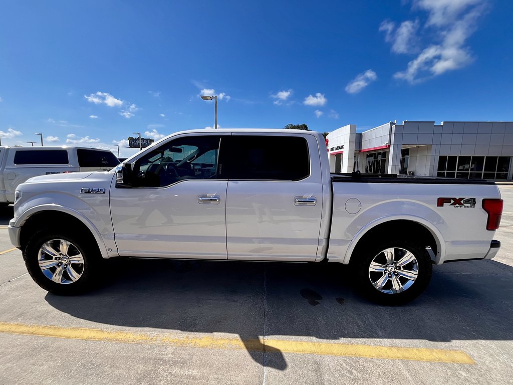 Used 2018 White Platinum Metallic Tri-Coat Ford Platinum image 6