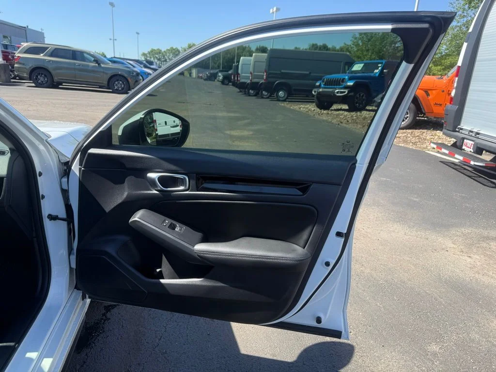 Used 2022 White Honda EX-L image 42