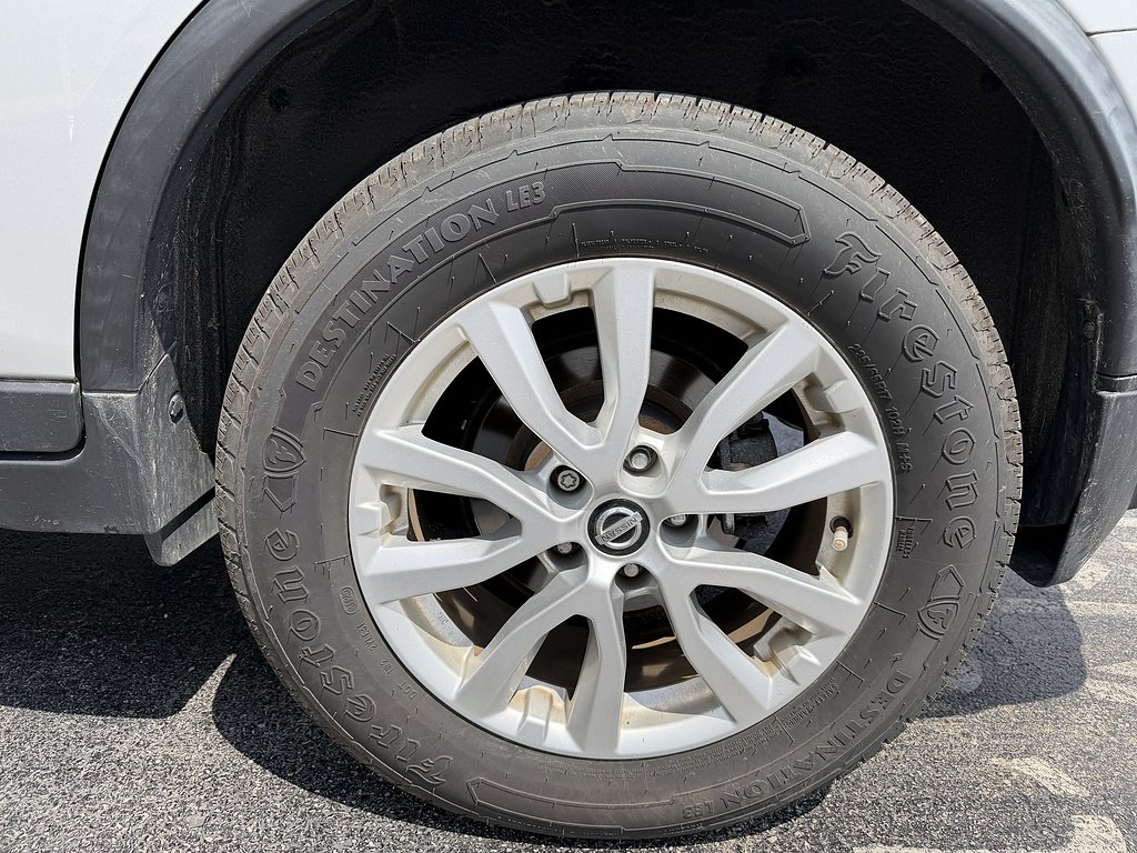 Used 2017 Brilliant Silver Nissan SV image 19