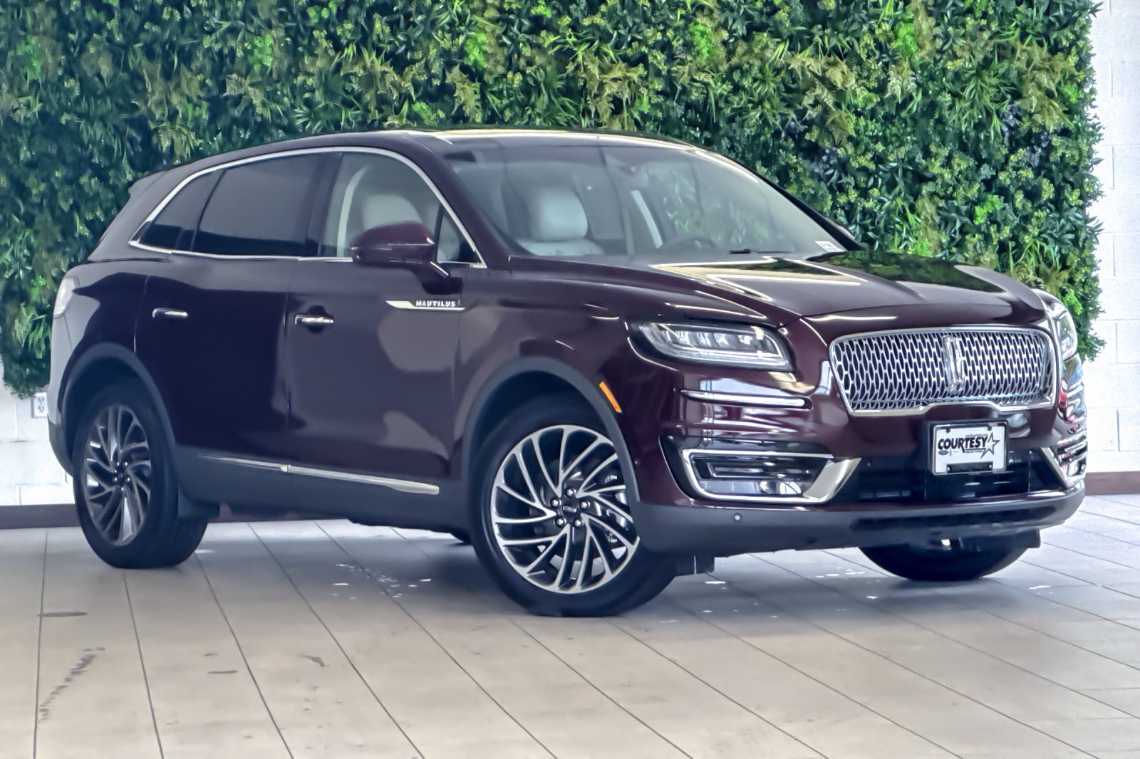 Certified Used 2019 Burgundy Velvet Metallic Tinted Clearcoat Lincoln Reserve image 2