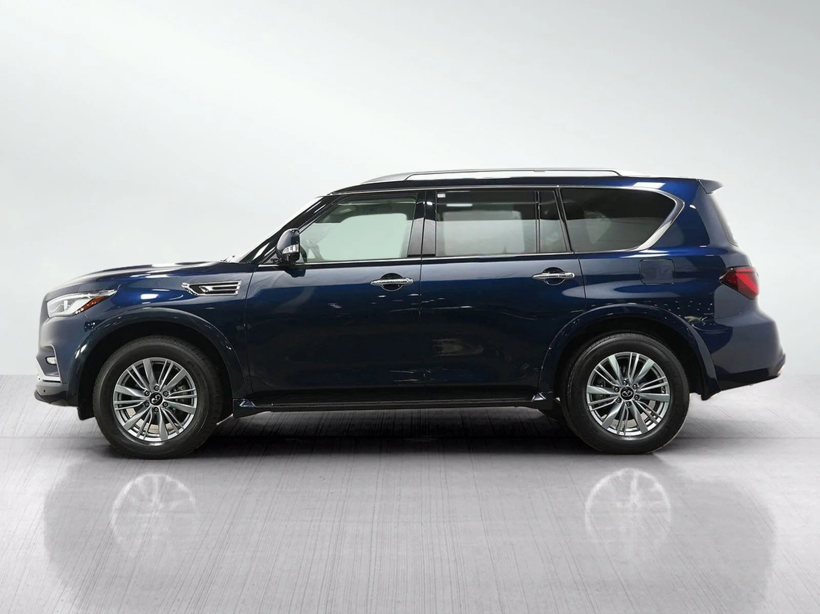 Used 2024 INFINITI QX80 Luxe 4WD with VIN JN8AZ2AE9R9329017 for sale in Burnsville, Minnesota