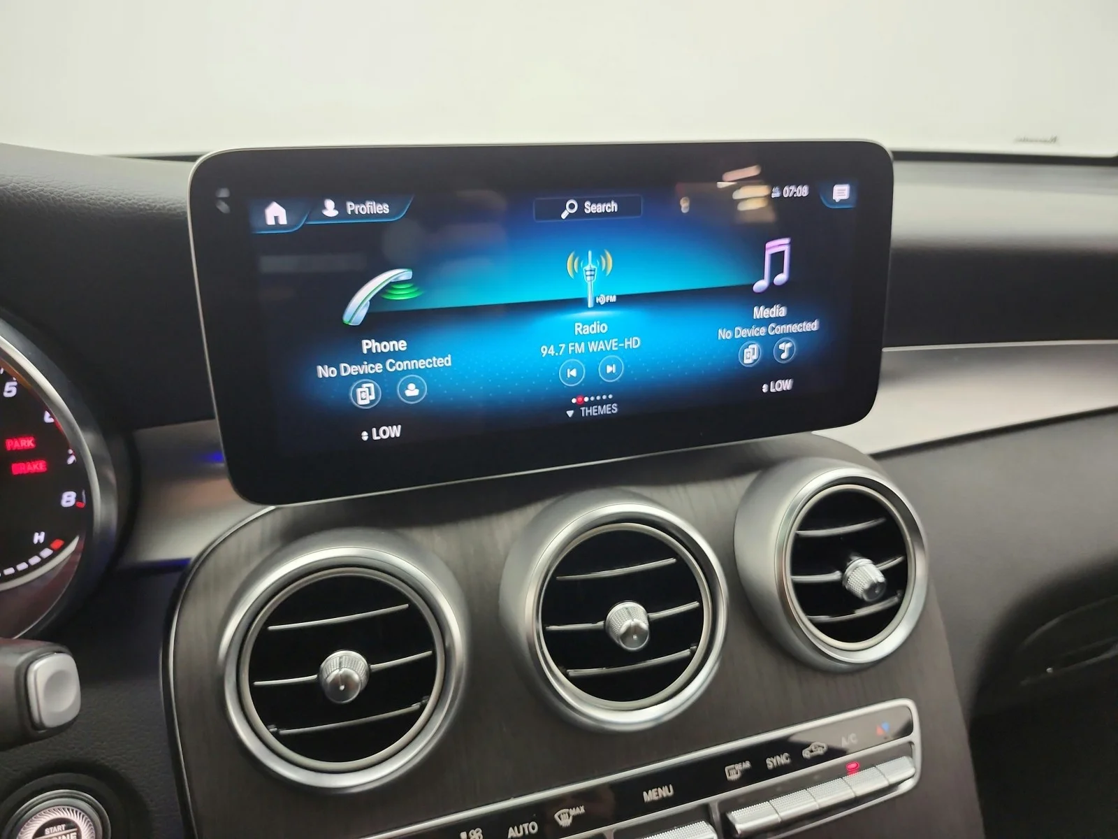 Used 2022 Polar White Mercedes-Benz GLC 300 SUV image 10