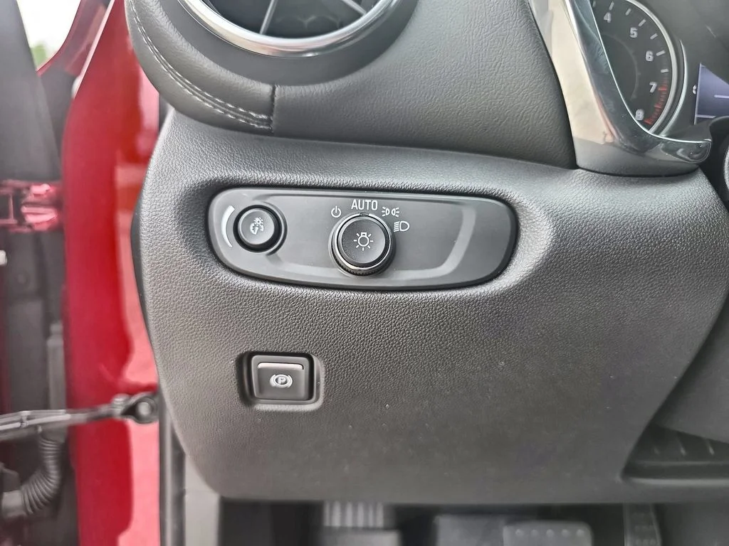 Used 2020 Red Chevrolet LT image 18