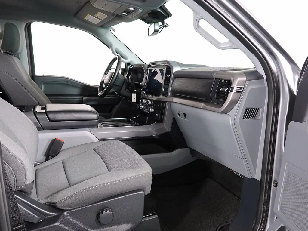 Used 2024 Gray Metallic Ford XLT image 15