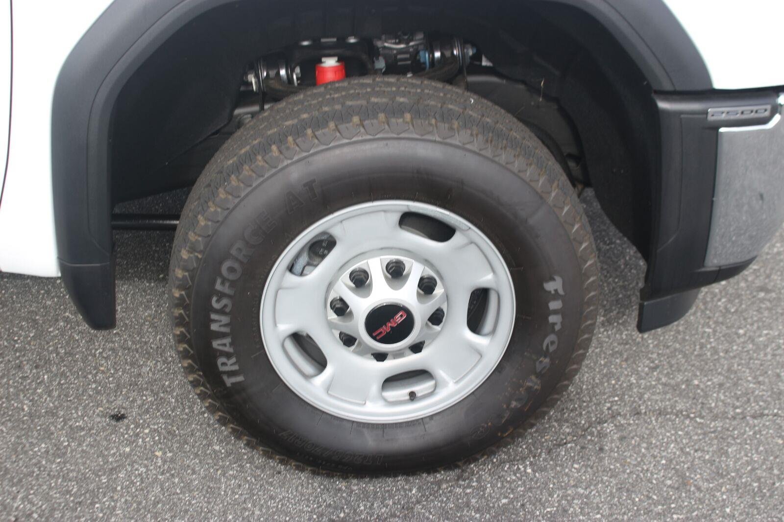 New 2026 Summit White GMC Pro image 40
