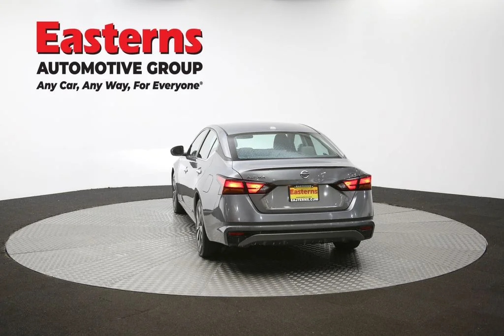 Used 2022 Gray Nissan 2.5 SV image 32