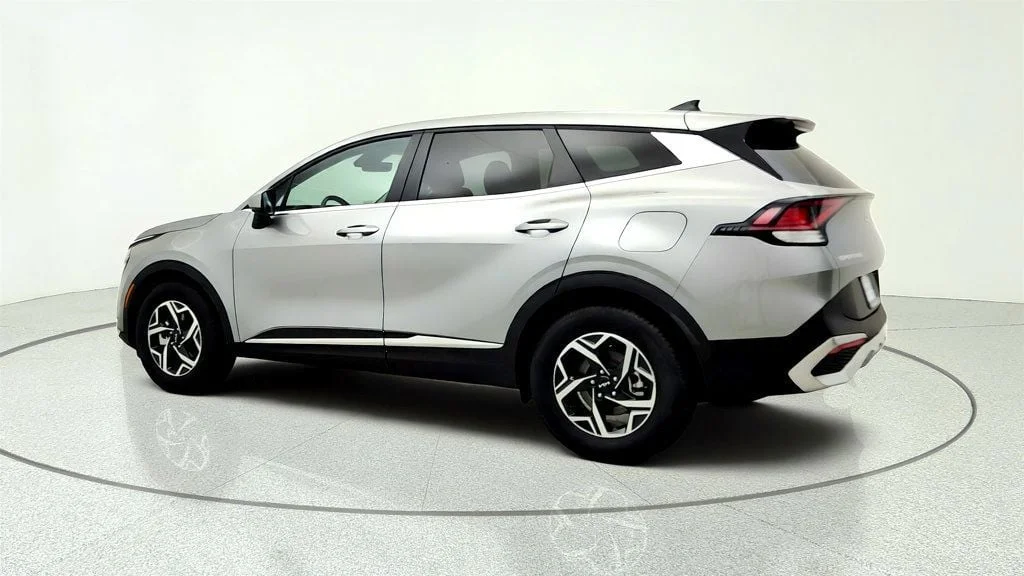 Used 2025 Steel Gray Kia LX FWD image 7